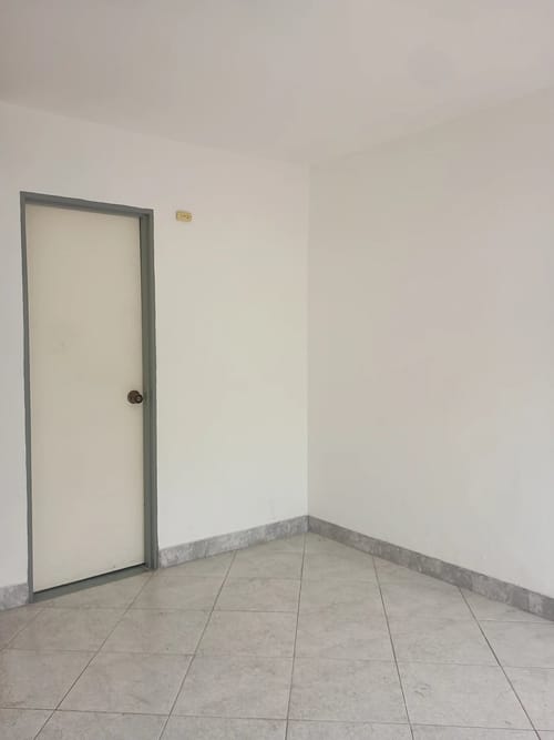 Local en arriendo en San Pablo Guayabal, Medellín, 12 m² · foto 8 de 8
