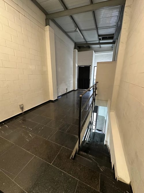 Bodega en arriendo en Trinidad, Medellín, 100 m² · foto 3 de 9