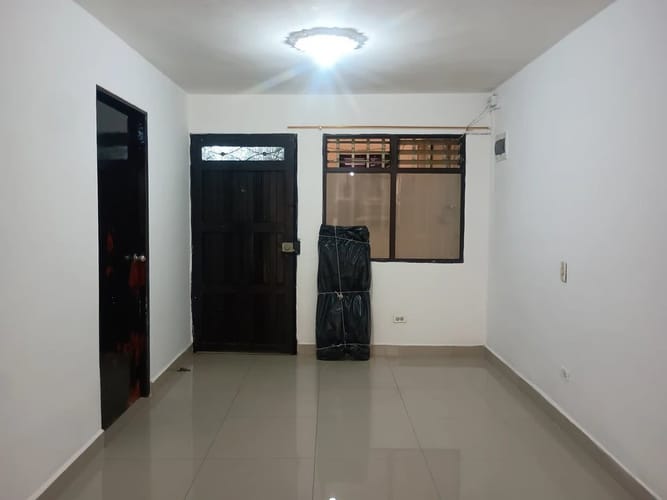 Apartamento de 4 alcobas en arriendo en La Pinuela, Medellín, 70 m² · foto 2 de 10