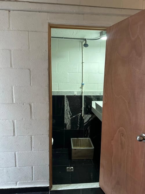 Bodega en arriendo en Trinidad, Medellín, 100 m² · foto 8 de 9