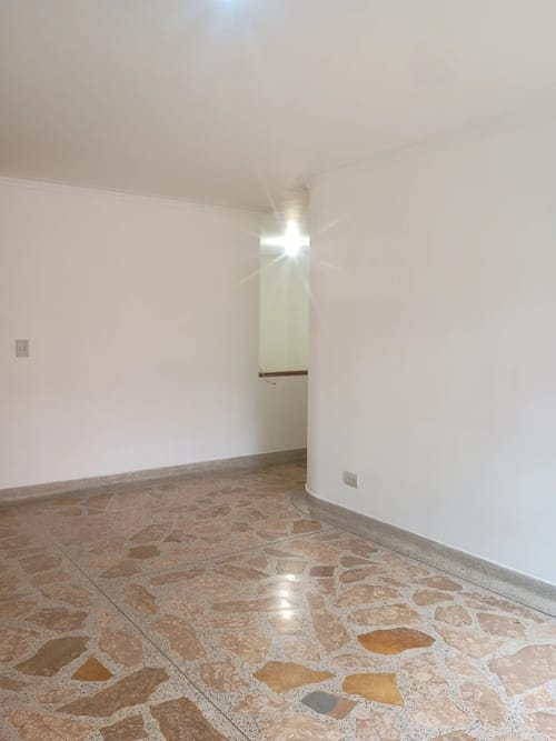 Apartamento de 5 alcobas en arriendo en Belén, Medellín, 176 m² · foto 2 de 10