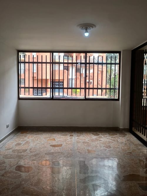 Apartamento de 5 alcobas en arriendo en Belén, Medellín, 176 m² · foto 5 de 10