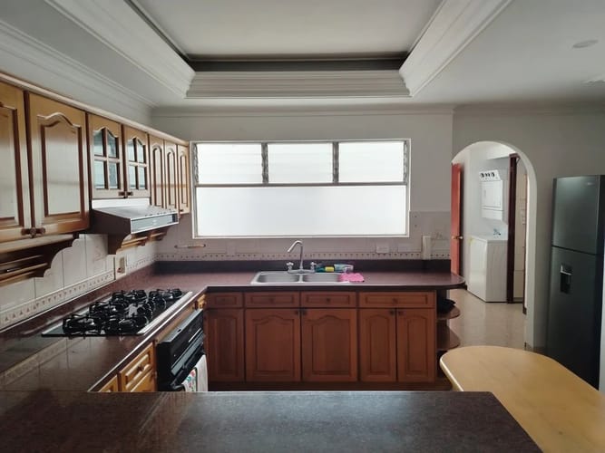 Apartamento de 4 alcobas en arriendo en Belen Malibu, Medellín, 200 m² · foto 5 de 10