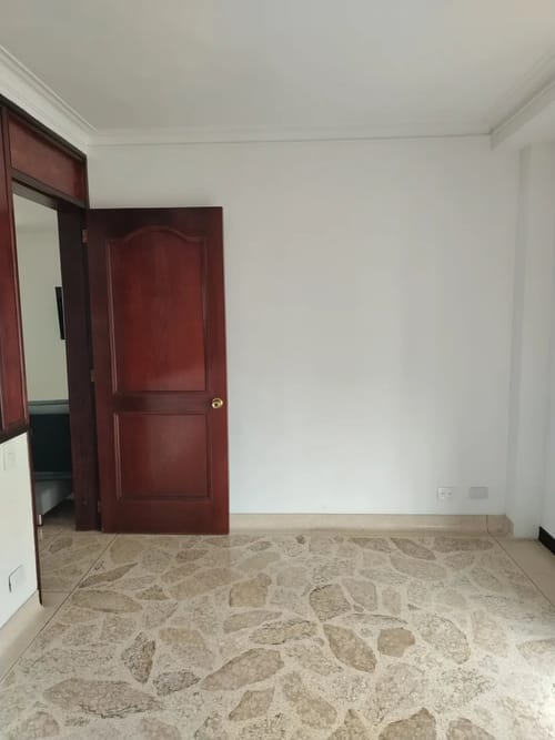 Apartamento de 4 alcobas en arriendo en Belen Malibu, Medellín, 200 m² · foto 10 de 10