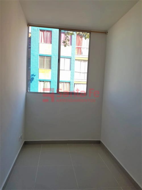 Apartamento de 3 alcobas en arriendo en Barrios De Jesus, Medellín, 42 m² · foto 5 de 10