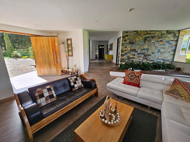 Casa de 4 alcobas en venta en El Plan, Medellín, 320 m² · foto 3 de 24