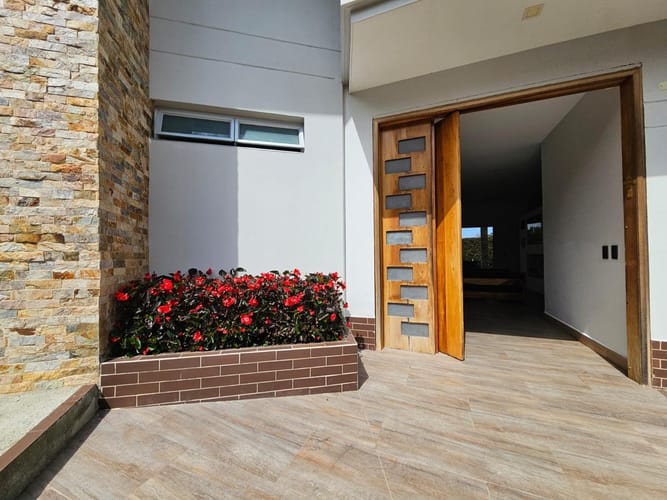 Casa de 4 alcobas en venta en El Plan, Medellín, 320 m² · foto 9 de 24