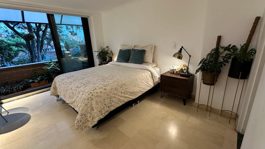 Apartamento de 3 alcobas en venta en El Poblado, Medellín, 188 m² · foto 8 de 10