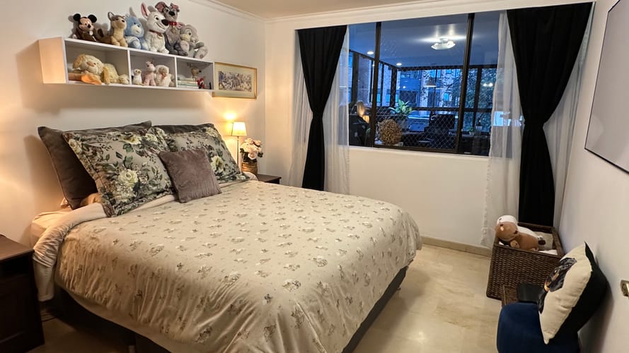Apartamento de 3 alcobas en venta en El Poblado, Medellín, 188 m² · foto 10 de 10