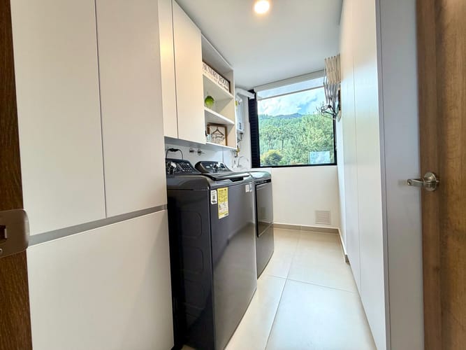 Apartamento de 2 alcobas en venta en El Retiro, 136 m² · foto 13 de 24