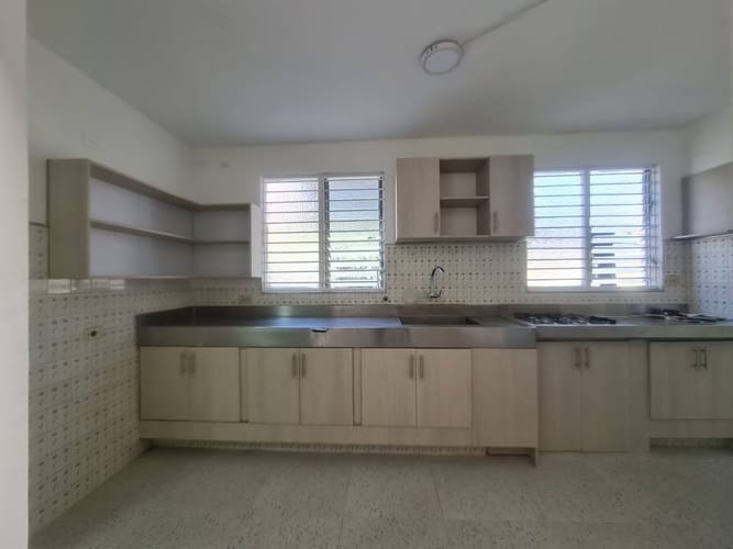 Apartamento de 5 alcobas en venta en Laureles, Medellín, 140 m² · foto 18 de 19