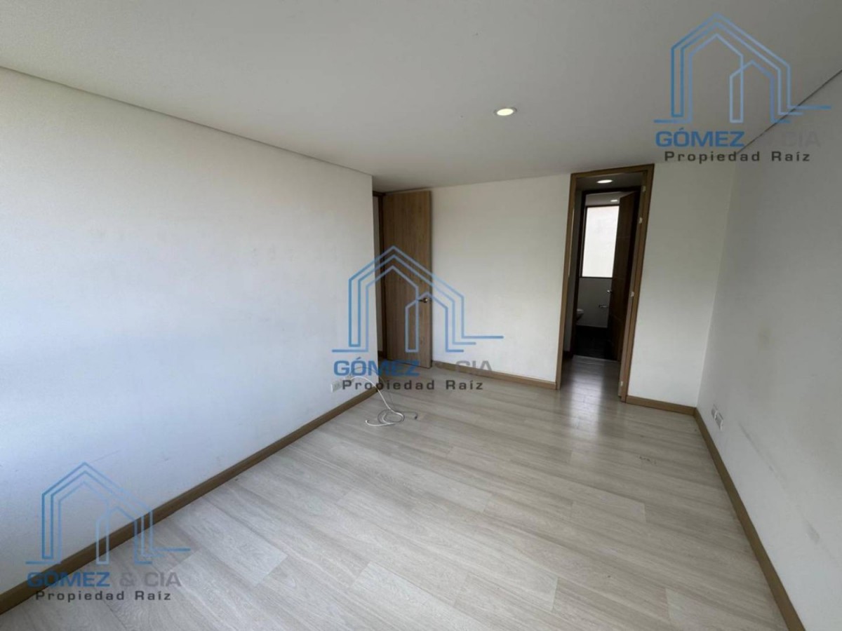 Apartamento en venta en Loma Del Esmeraldal, Envigado · foto 9 de 23