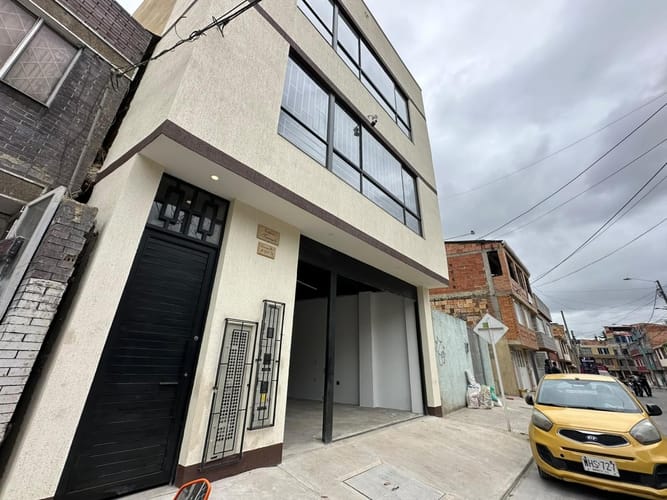 Warehouse for rent in Suba, Bogotá