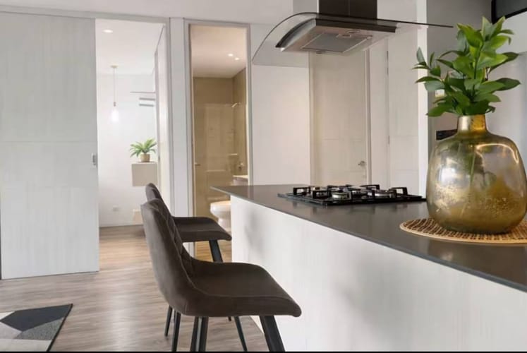 Apartamento de 2 alcobas en arriendo en El Poblado, Medellín, 87 m² · foto 13 de 24