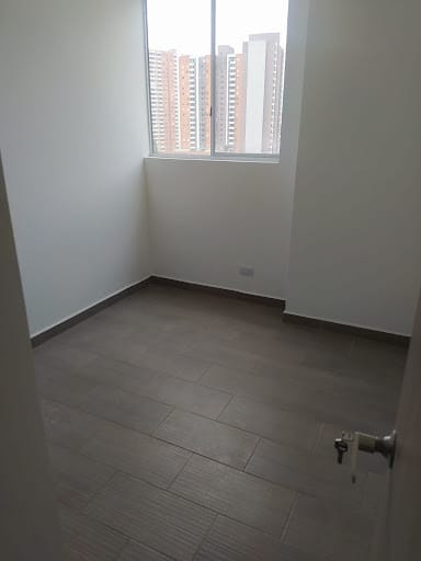Apartamento de 3 alcobas en arriendo en Glorieta Pilsen, Itagüí, 76 m² · foto 8 de 9
