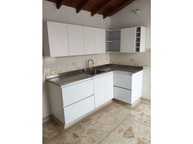 Apartamento de 4 alcobas en venta en Cabañas, Bello, 110 m² · foto 3 de 13