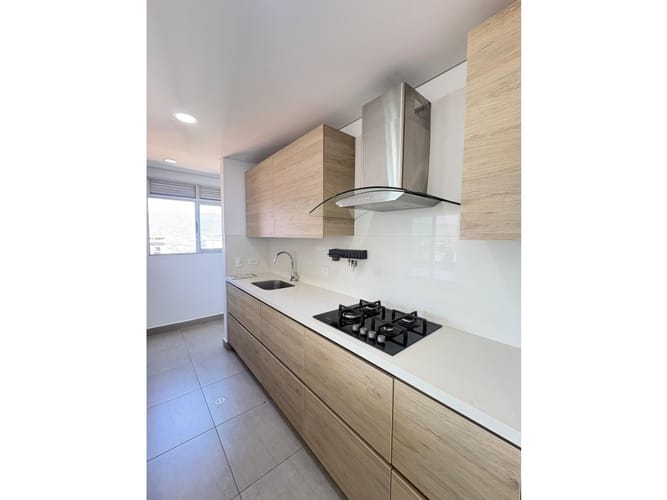 Apartamento de 3 alcobas en arriendo en La Florida, Medellín, 137 m² · foto 8 de 19