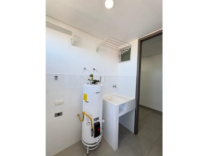 Apartamento de 3 alcobas en arriendo en La Florida, Medellín, 137 m² · foto 17 de 19