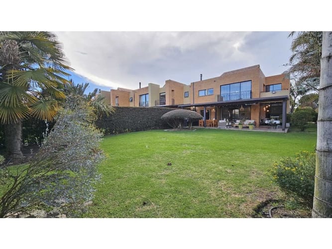 Casa de 3 alcobas en venta en Cc Fontanar, Chía, 252 m² · foto 17 de 23