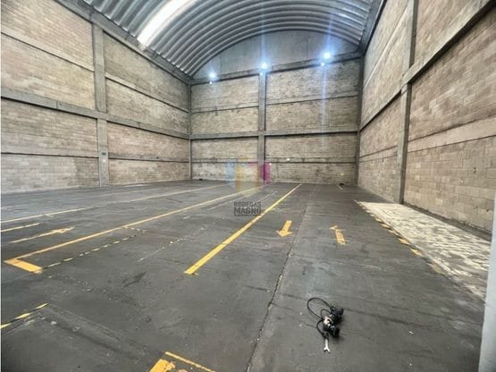 Bodega en arriendo en Caqueta, La Estrella, 560 m² · foto 4 de 4