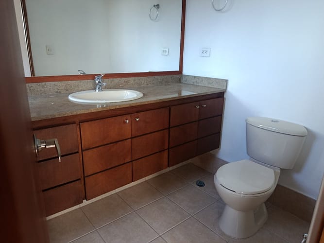 Apartamento de 3 alcobas en venta en El Tesoro, Medellín, 140 m² · foto 5 de 9