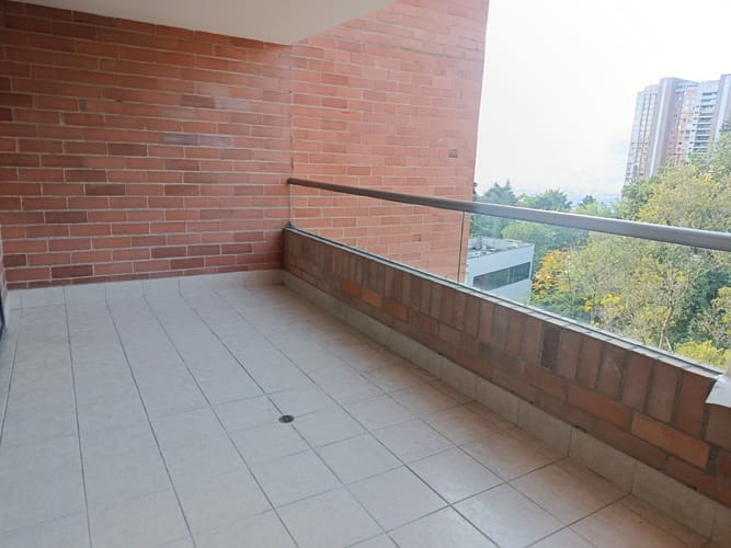 Apartamento de 3 alcobas en venta en El Tesoro, Medellín, 140 m² · foto 9 de 9