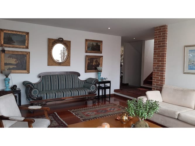Casa de 4 alcobas en venta en Lindaraja, Bogotá, 300 m² · foto 4 de 24