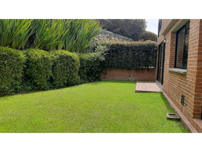 Casa de 4 alcobas en venta en Lindaraja, Bogotá, 300 m² · foto 7 de 24