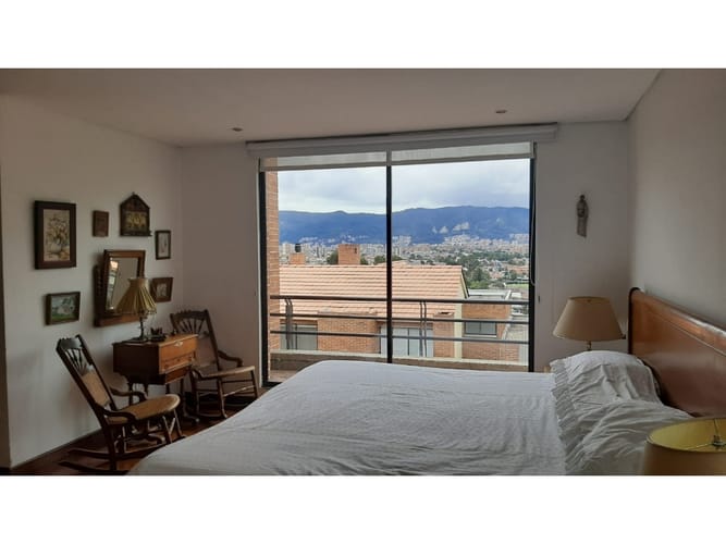Casa de 4 alcobas en venta en Lindaraja, Bogotá, 300 m² · foto 16 de 24