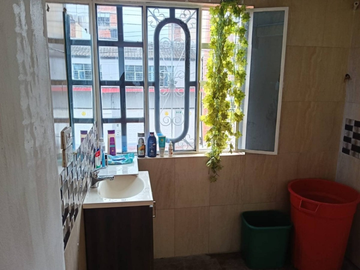 Casa en venta en Eduardo Santos, Bogotá · foto 5 de 17