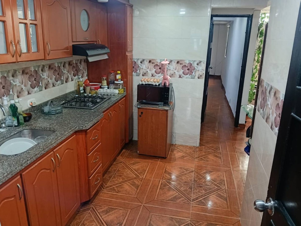Casa en venta en Eduardo Santos, Bogotá · foto 9 de 17