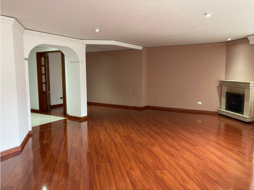 Apartamento en venta en Chico Norte, Bogotá · foto 3 de 24
