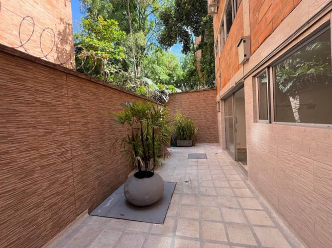 Oficina en arriendo en El Poblado, Medellín, 190 m² · foto 2 de 21