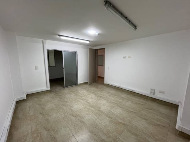 Oficina en arriendo en El Poblado, Medellín, 190 m² · foto 3 de 21
