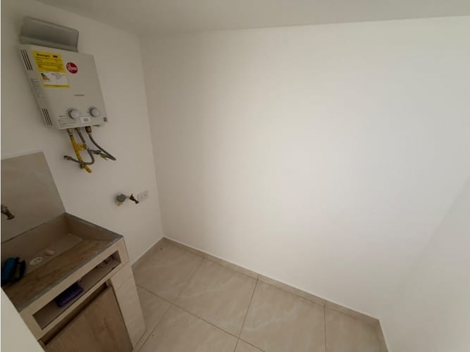 Apartamento de 3 alcobas en arriendo en Madera, Copacabana, 63 m² · foto 2 de 11