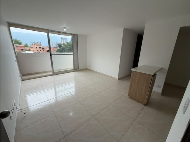 Apartamento de 3 alcobas en arriendo en Madera, Copacabana, 63 m² · foto 3 de 11