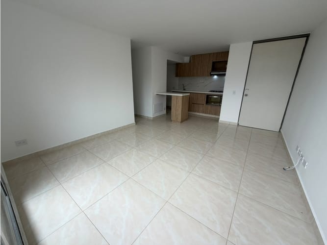 Apartamento de 3 alcobas en arriendo en Madera, Copacabana, 63 m² · foto 4 de 11