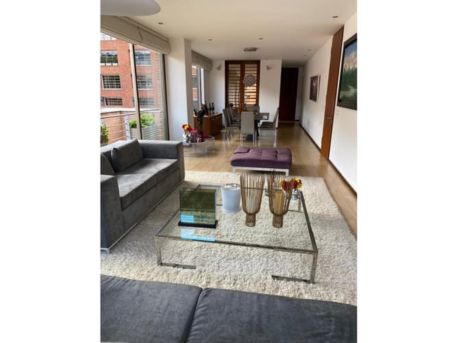 Apartamento de 3 alcobas en venta en Chicó Reservado, Bogotá, 209 m² · foto 3 de 15