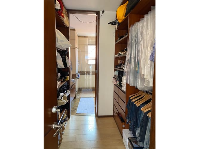 Apartamento de 3 alcobas en venta en Chicó Reservado, Bogotá, 209 m² · foto 11 de 15