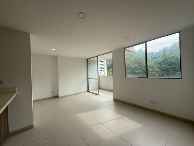 Apartamento de 3 alcobas en arriendo en Vía Las Palmas, Medellín, 76 m² · foto 2 de 13