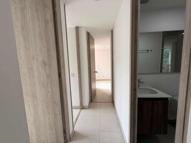 Apartamento de 3 alcobas en arriendo en Vía Las Palmas, Medellín, 76 m² · foto 5 de 13