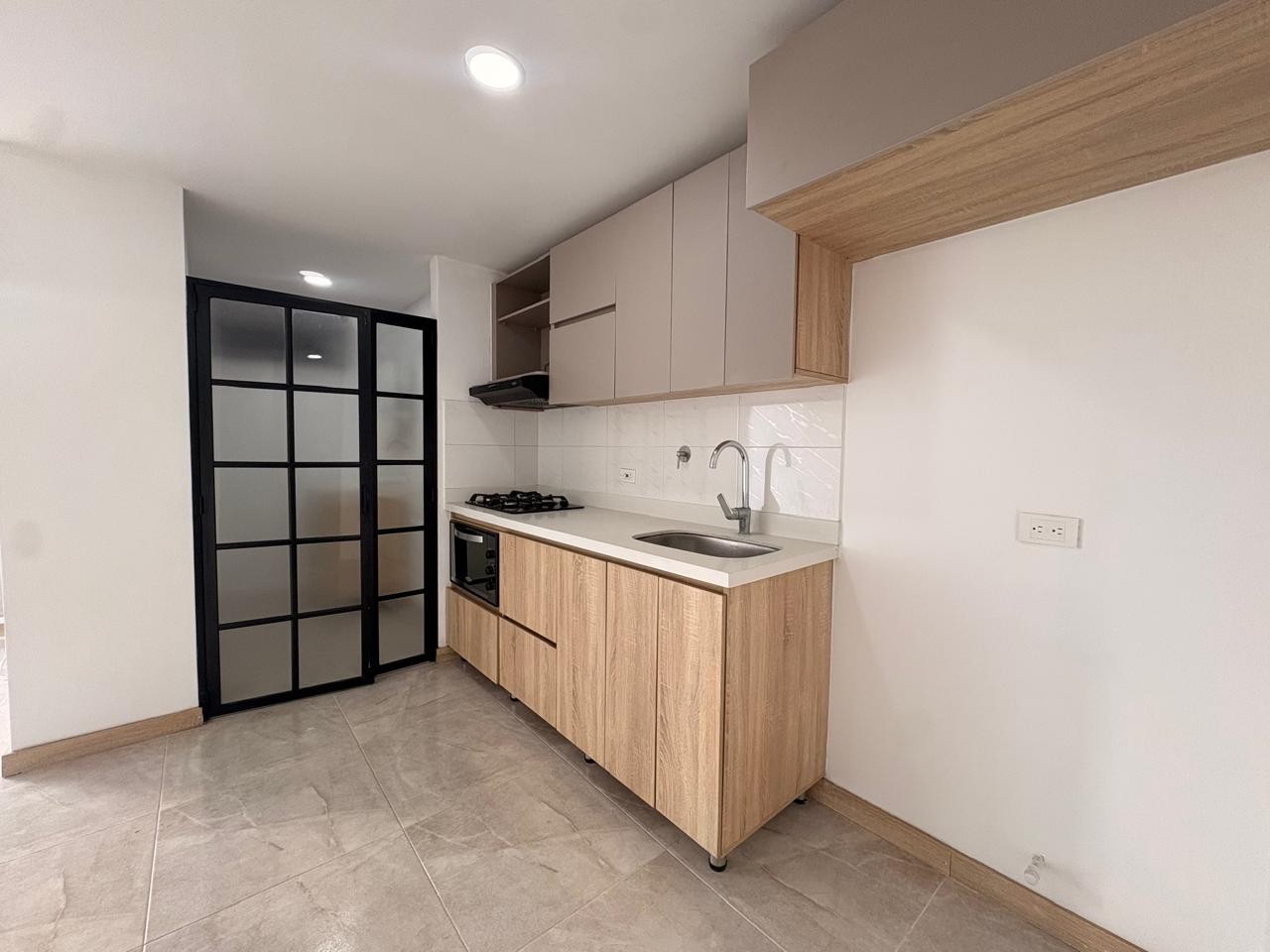 Apartamento en arriendo en Calle Larga, Sabaneta · foto 3 de 10