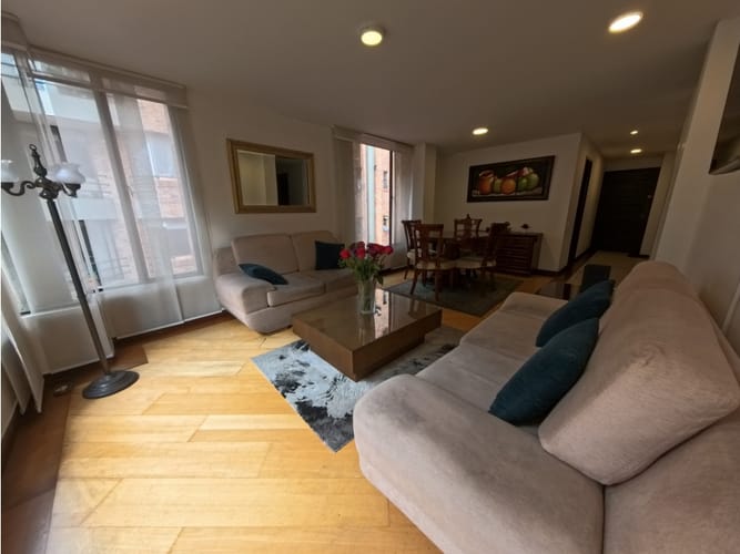 Apartamento de 3 alcobas en venta en La Carolina, Bogotá, 95 m² · foto 3 de 20