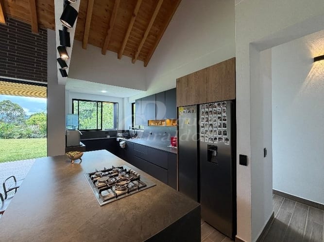 Finca en arriendo en El Tambo, La Ceja, 2500 m² · foto 2 de 24