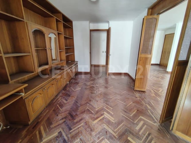 Apartamento de 3 alcobas en venta en Patio Bonito, Medellín, 200 m² · foto 3 de 21