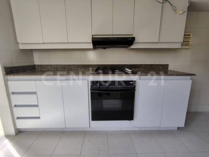 Apartamento de 3 alcobas en venta en Patio Bonito, Medellín, 200 m² · foto 7 de 21