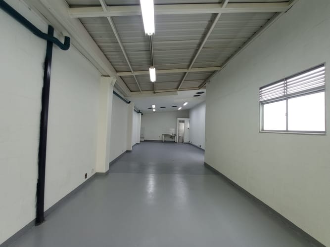 Bodega en arriendo en Viviendas Del Sur, Medellín, 120 m² · foto 4 de 4