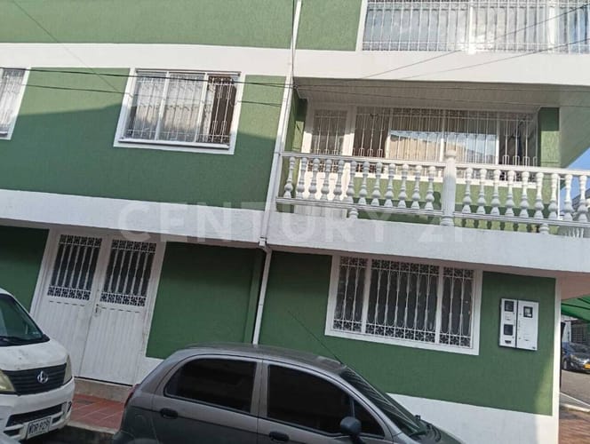 Casa de 8 alcobas en venta en Refugio, Villavicencio, 370 m² · foto 4 de 7