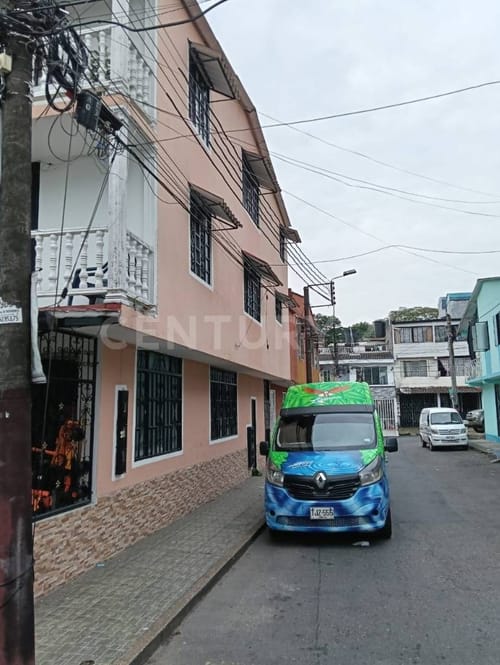 Casa de 8 alcobas en venta en Refugio, Villavicencio, 370 m² · foto 6 de 7