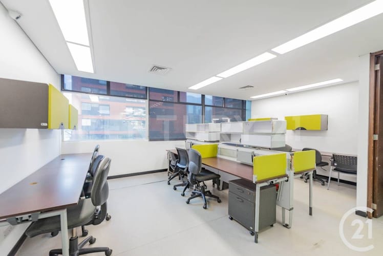 Oficina en arriendo en Conquistadores, Medellín, 509 m² · foto 7 de 22